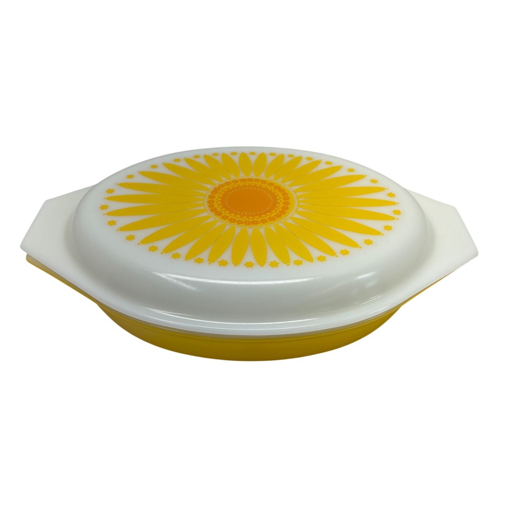Pyrex MCM Daisy Sunflower Divided Casserole Dish and Lid 1.5 QT VTG Yellow White